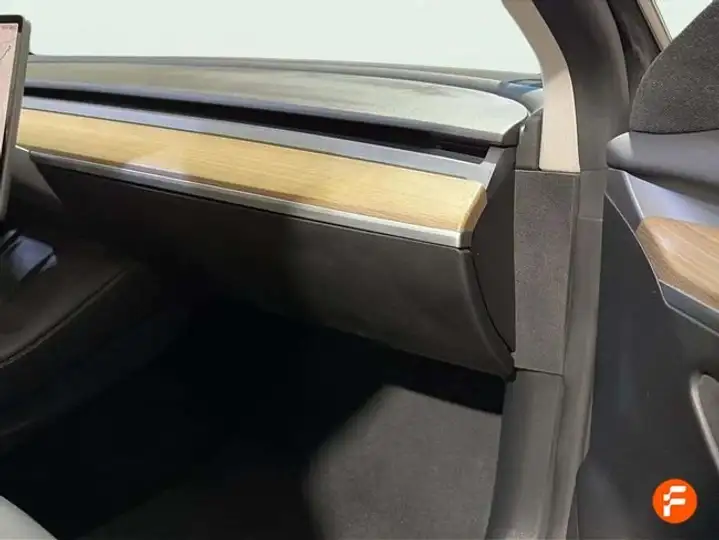 Tesla Model 3 2024, foto 25