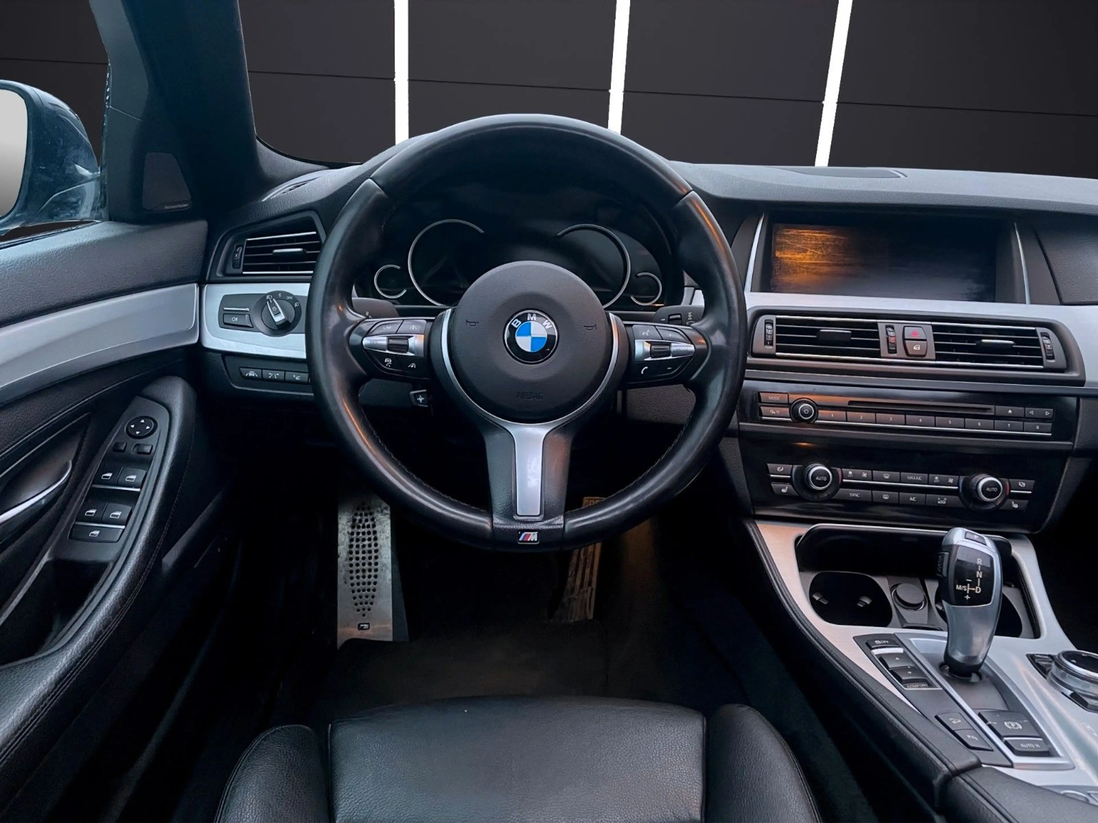 BMW 535 d LCI xDrive M-Paket~Schiebedach~Harman-Kardo — photo 14
