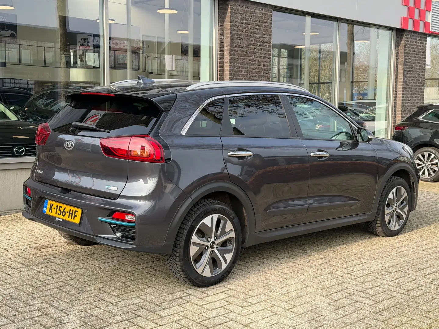 Kia e-Niro ExecutiveLine 64 kWh | SOH 100% | 3 Fase lader | L Gris - 2