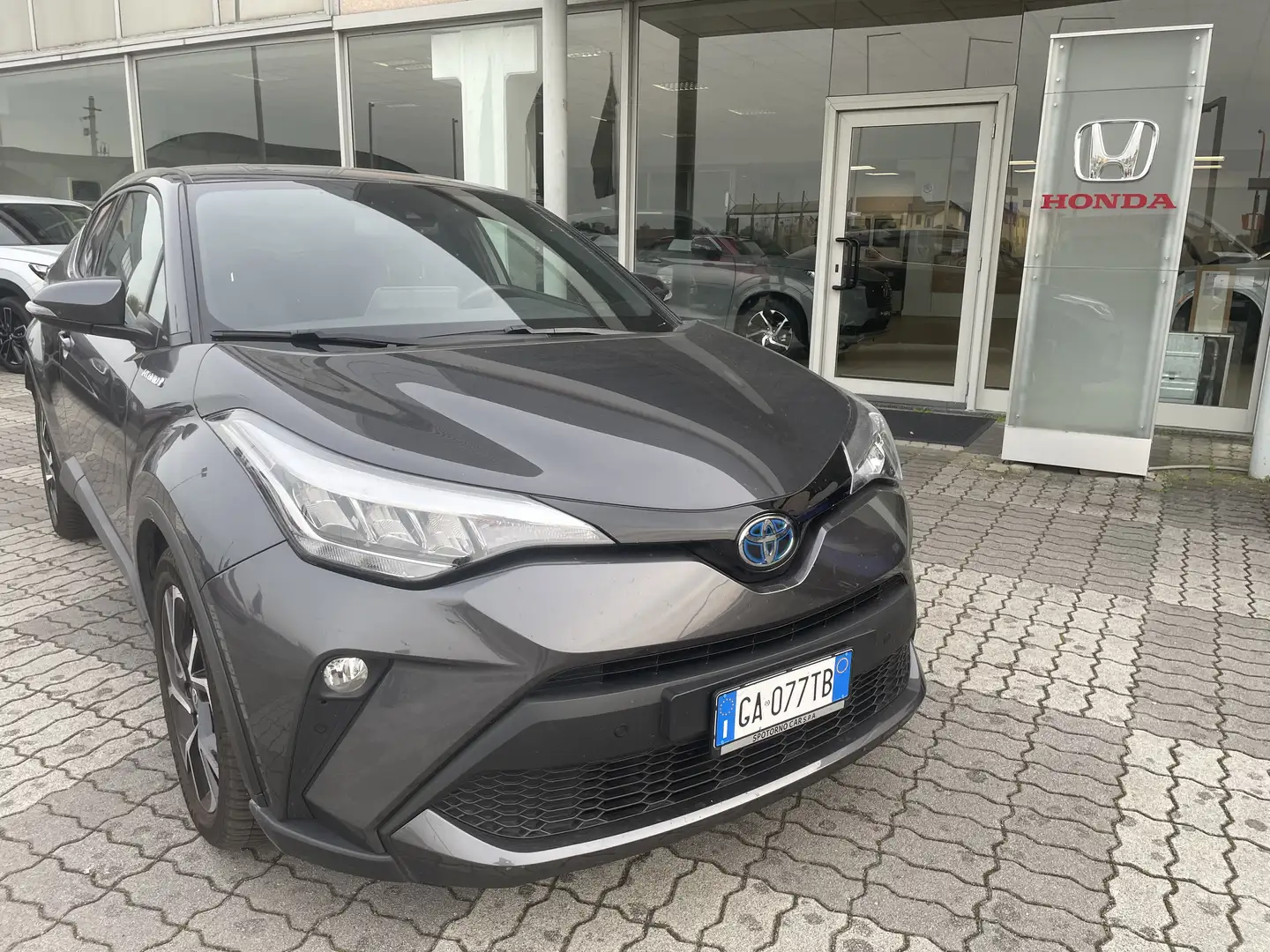Toyota C-HR 1.8h Trend 2wd e-cvt - 1