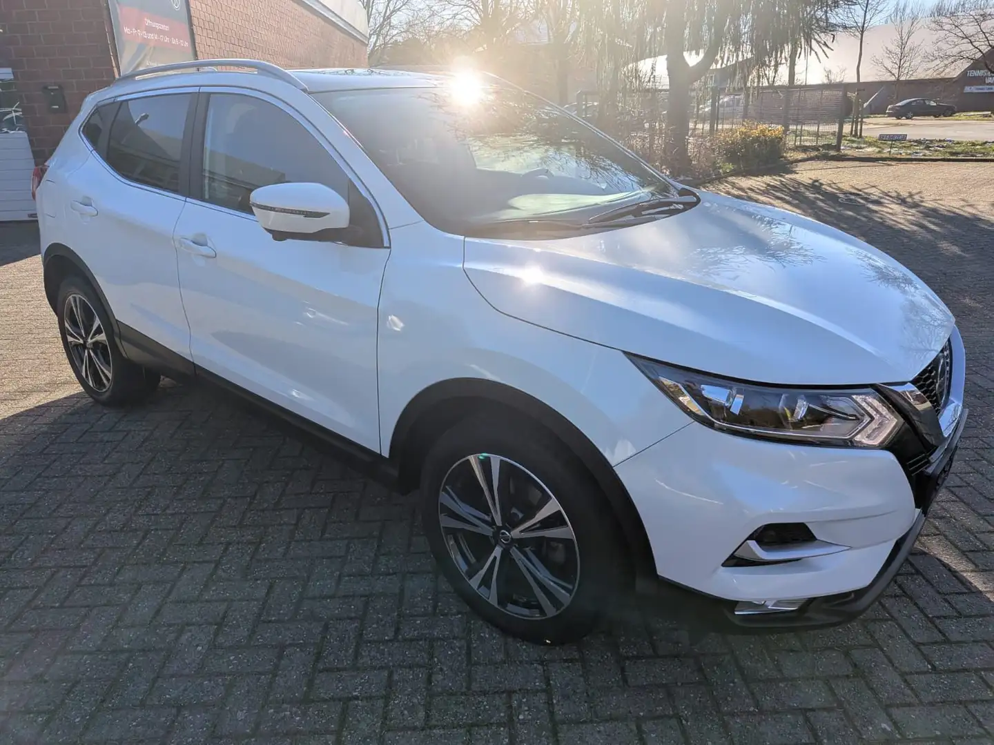 Nissan Qashqai 1.3 Zama Automatik Weiß - 1