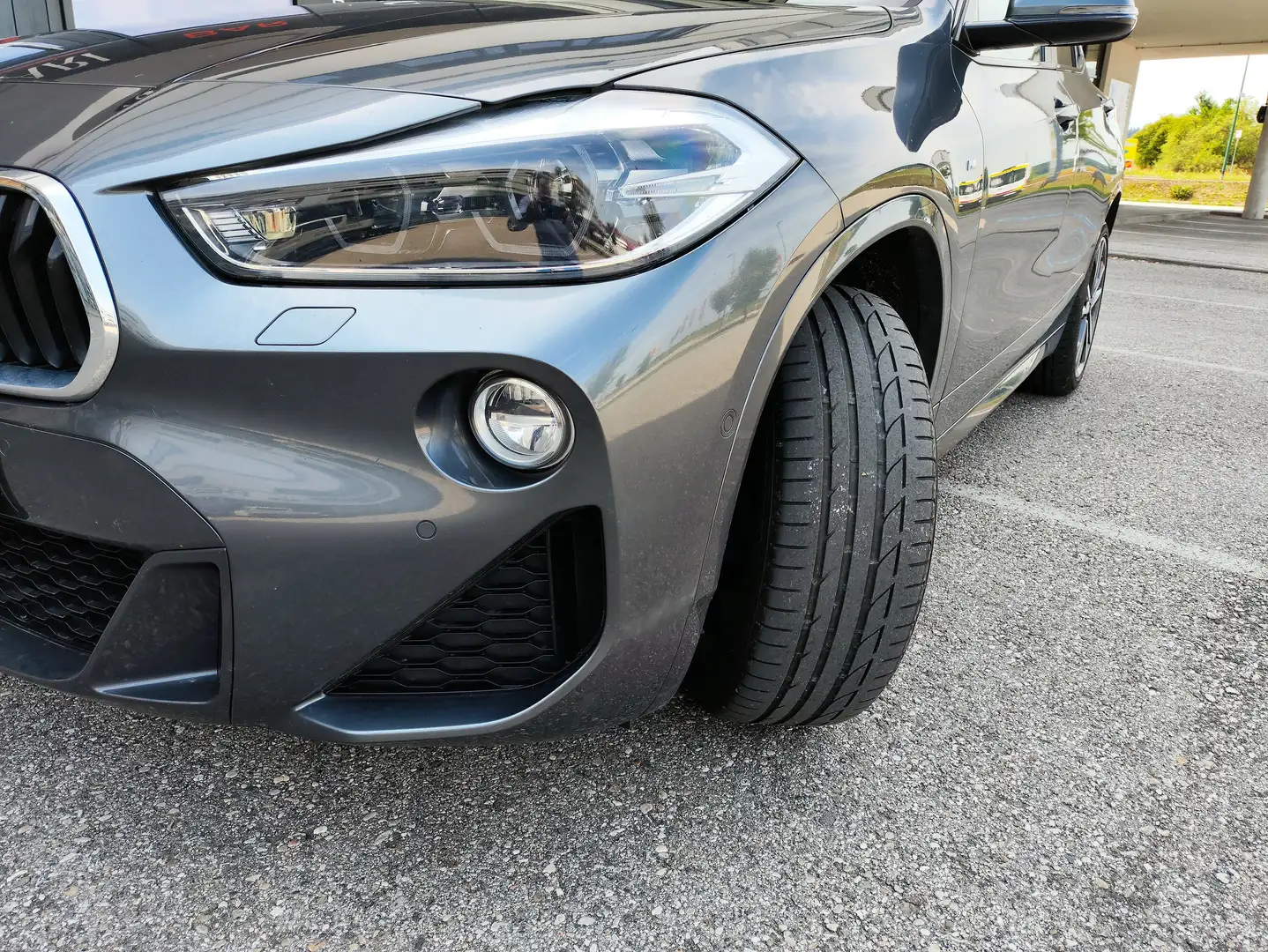 BMW X2 sDrive 18d M-Sport Grey - 2