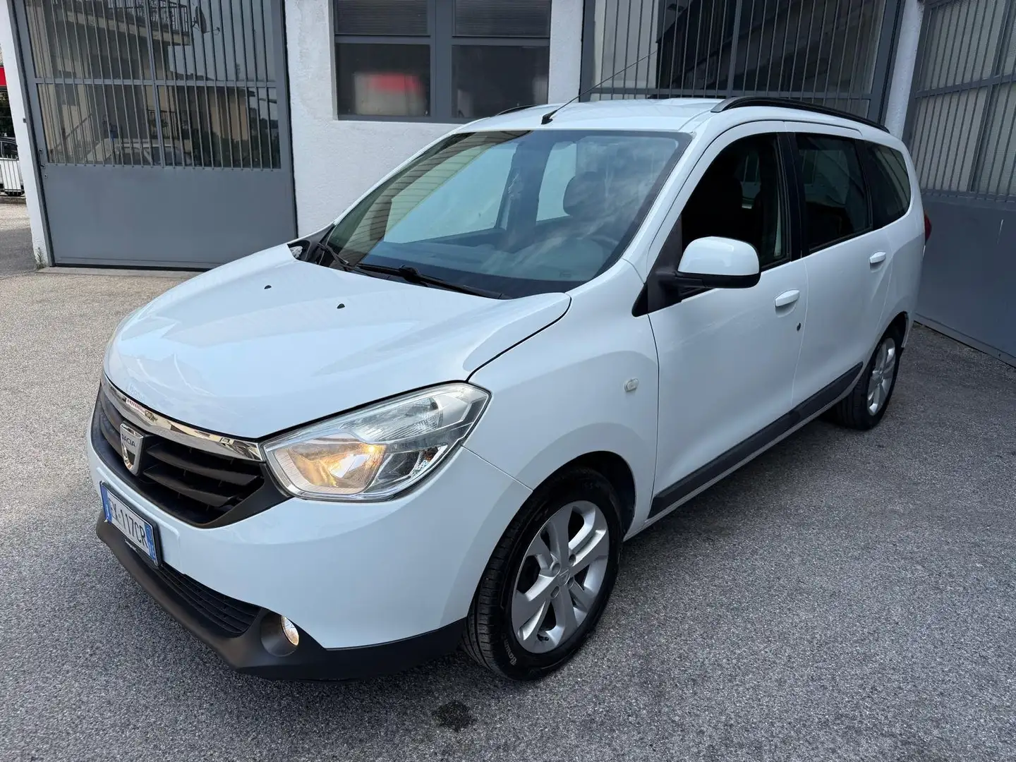 Dacia Lodgy 1.6 Laureate GPL 85CV *NAVIGATORE/OK NEOPATENTATI* Blanc - 1