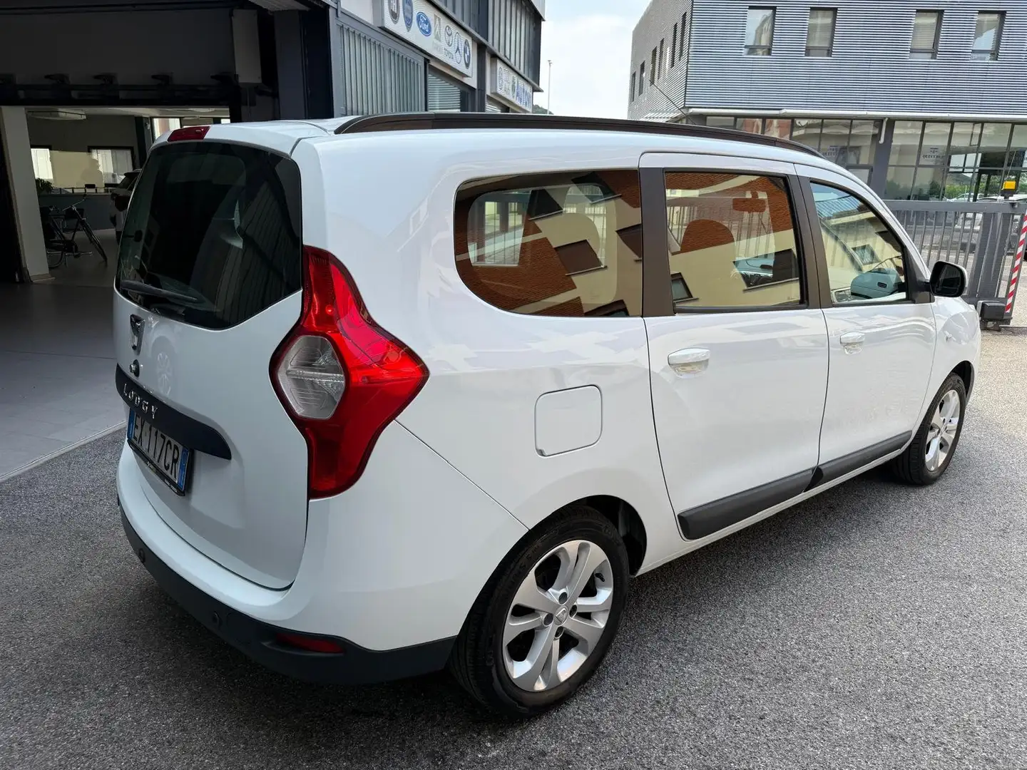 Dacia Lodgy 1.6 Laureate GPL 85CV *NAVIGATORE/OK NEOPATENTATI* Blanc - 2