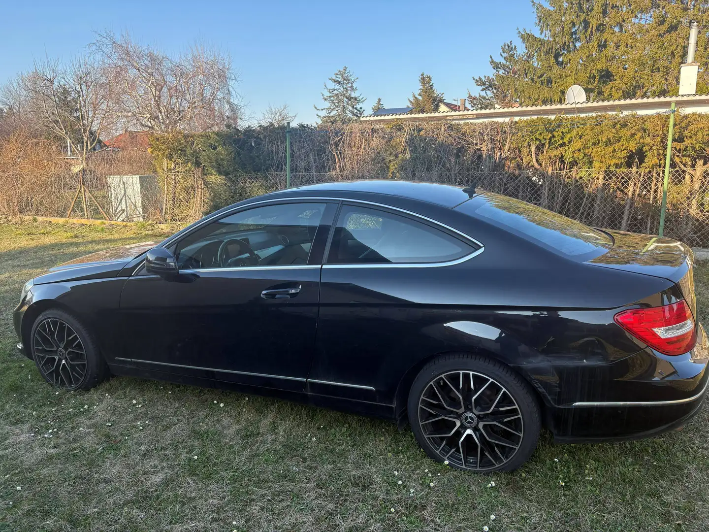 Mercedes-Benz C 180 C 180 BlueEfficiency Coupe Aut. Schwarz - 2