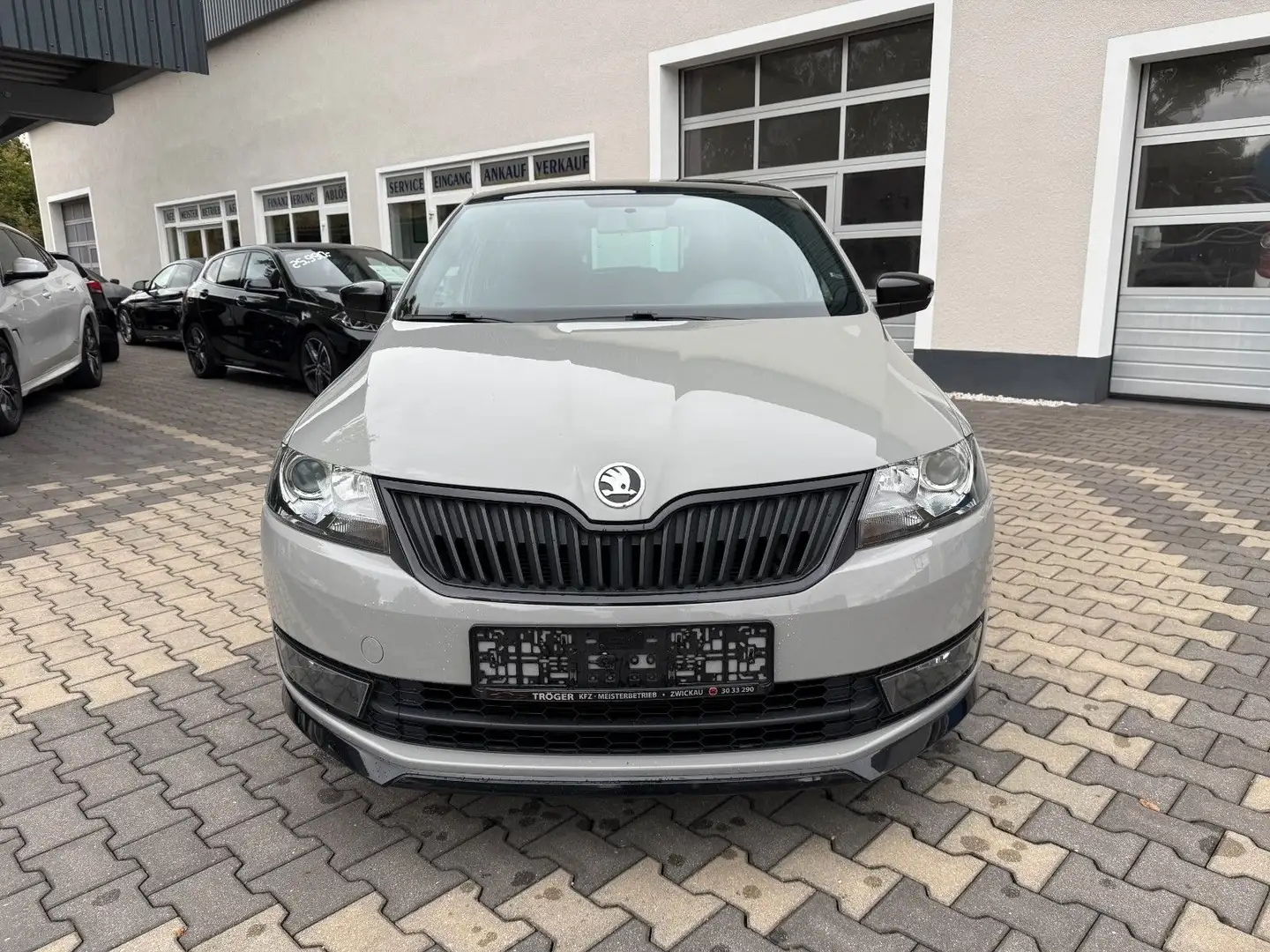 Skoda Rapid/Spaceback Spaceback Monte Carlo Nav Grau - 2