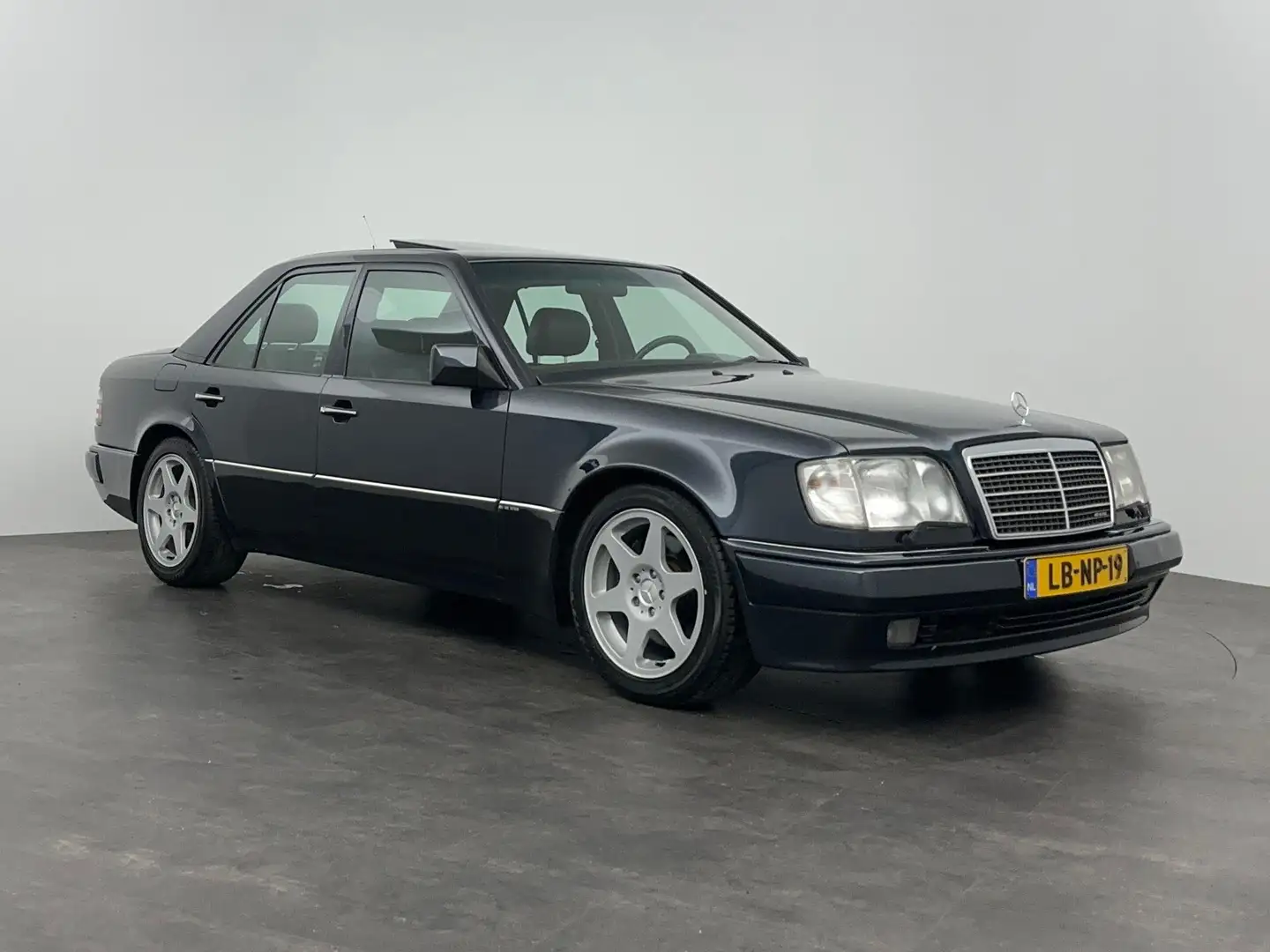 Mercedes-Benz E 500 5.0 E500 SEDAN *Limited Edition*origineel NL* Černá - 2