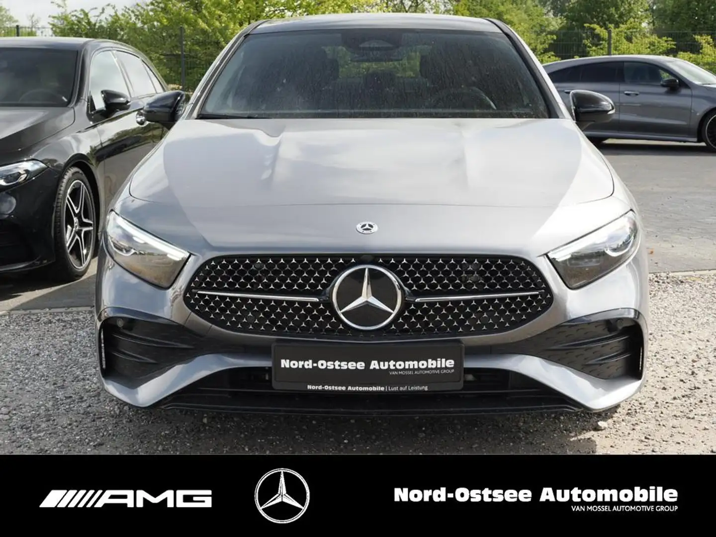 Mercedes-Benz A 200 LIMO AMG KAMERA PANO SHZ KEYLESS NIGHT Grigio - 2