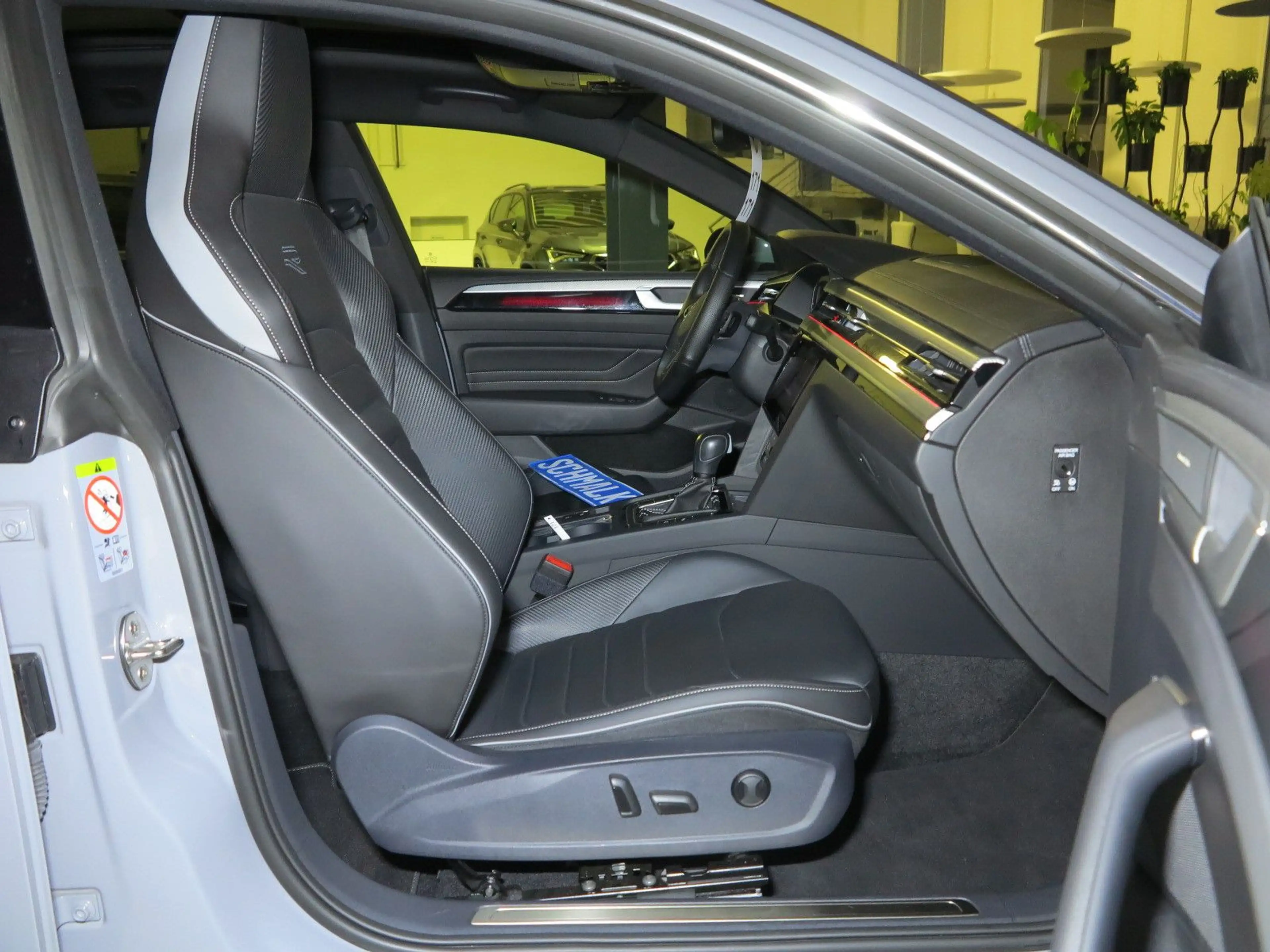 Volkswagen Arteon Shooting Brake 2.0 TSI DSG7 R-Line Leder — photo 11