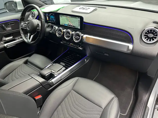Mercedes-Benz Eqb view 11