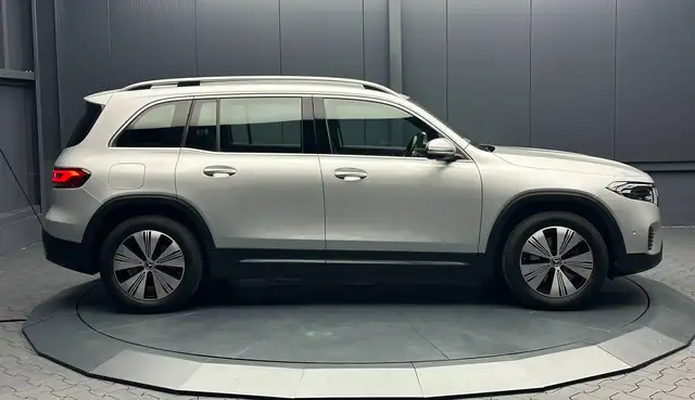 Mercedes-Benz Eqb view 6