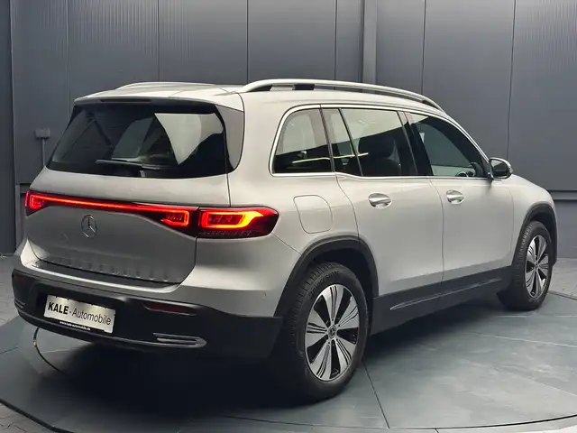 Mercedes-Benz Eqb view 5