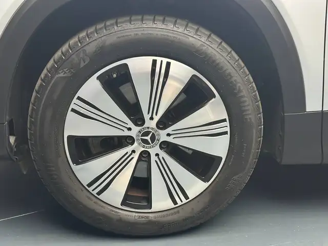 Mercedes-Benz Eqb view 9