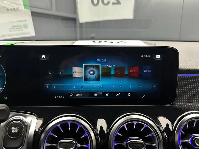 Mercedes-Benz Eqb view 22