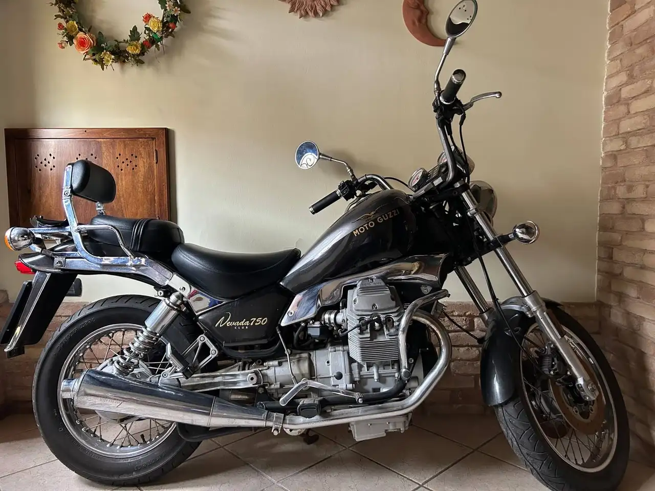 Moto Guzzi Nevada