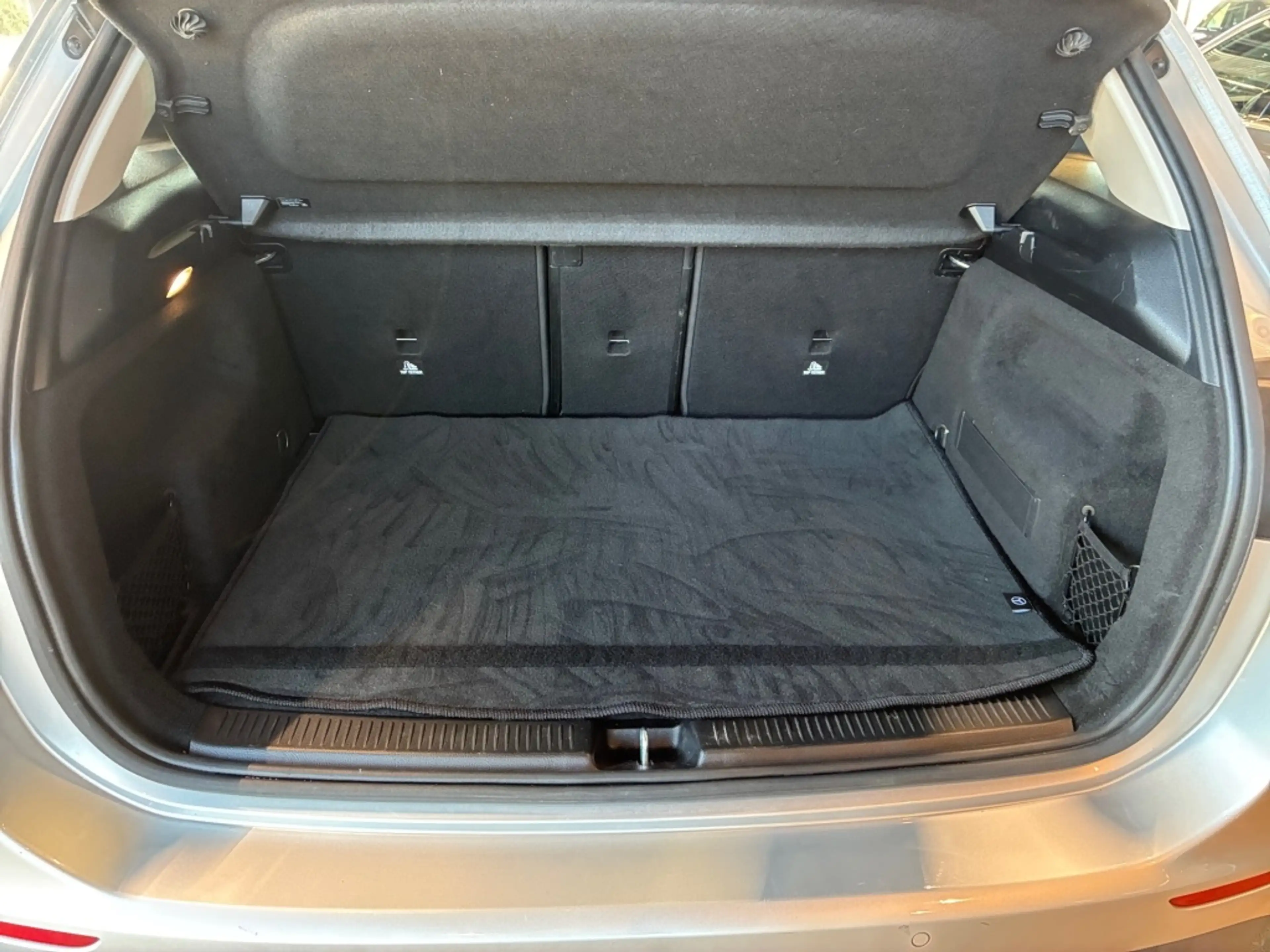 Mercedes-Benz B 220 4M PROGRESSIVE KAMERA SHZ NAVI+ TEMPO LED — photo 13