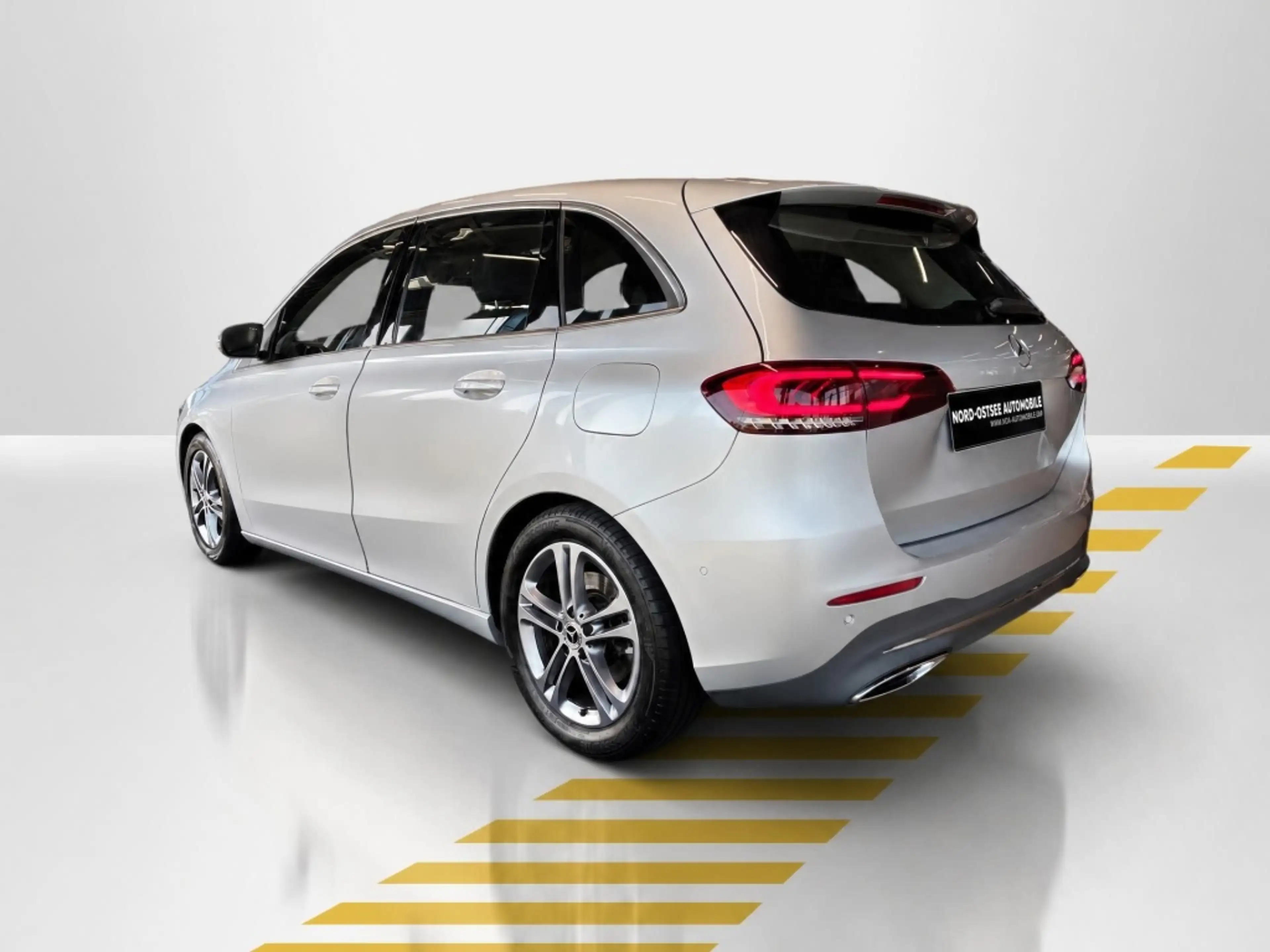 Mercedes-Benz B 220 4M PROGRESSIVE KAMERA SHZ NAVI+ TEMPO LED — photo 12
