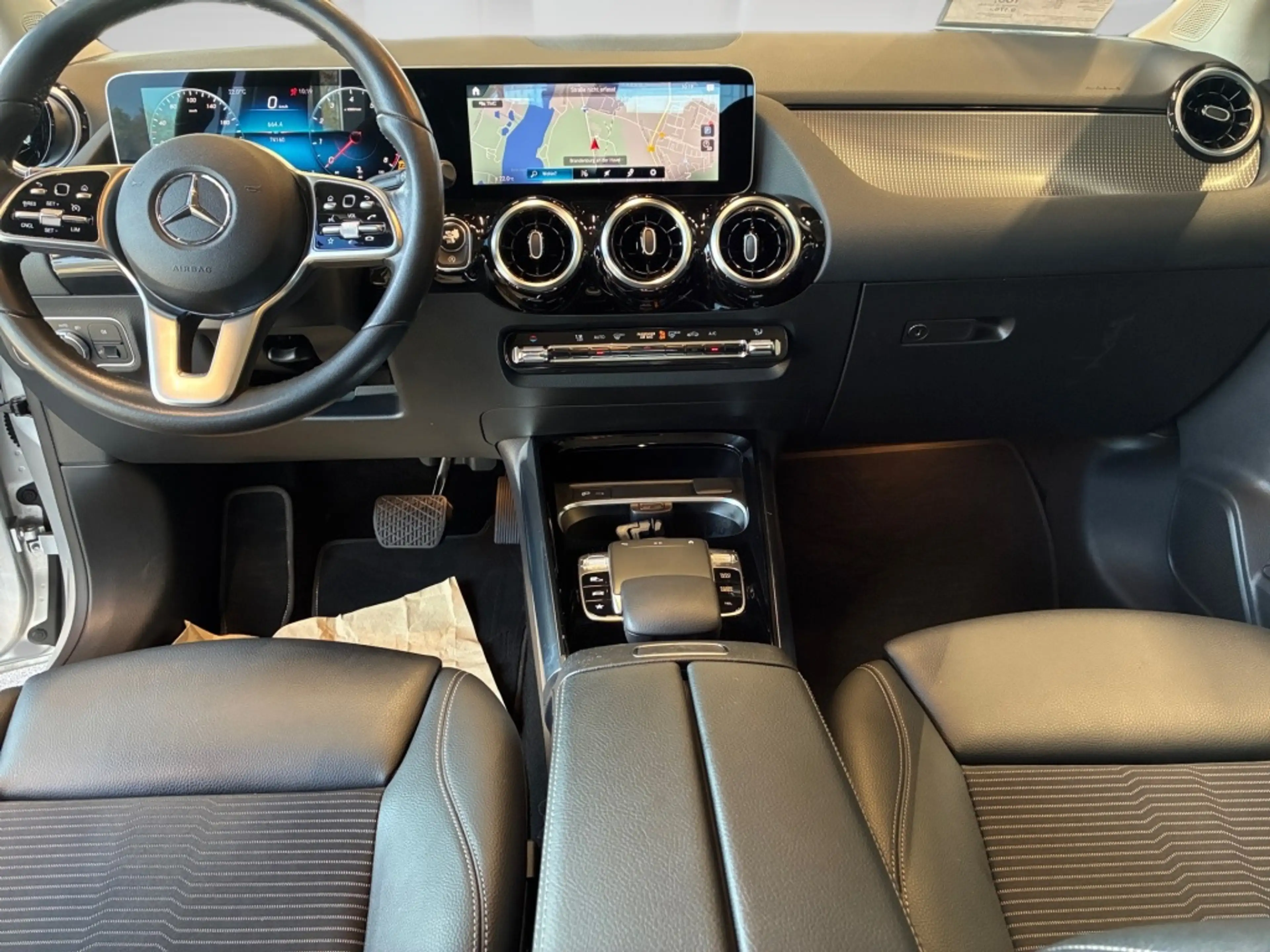 Mercedes-Benz B 220 4M PROGRESSIVE KAMERA SHZ NAVI+ TEMPO LED — photo 11
