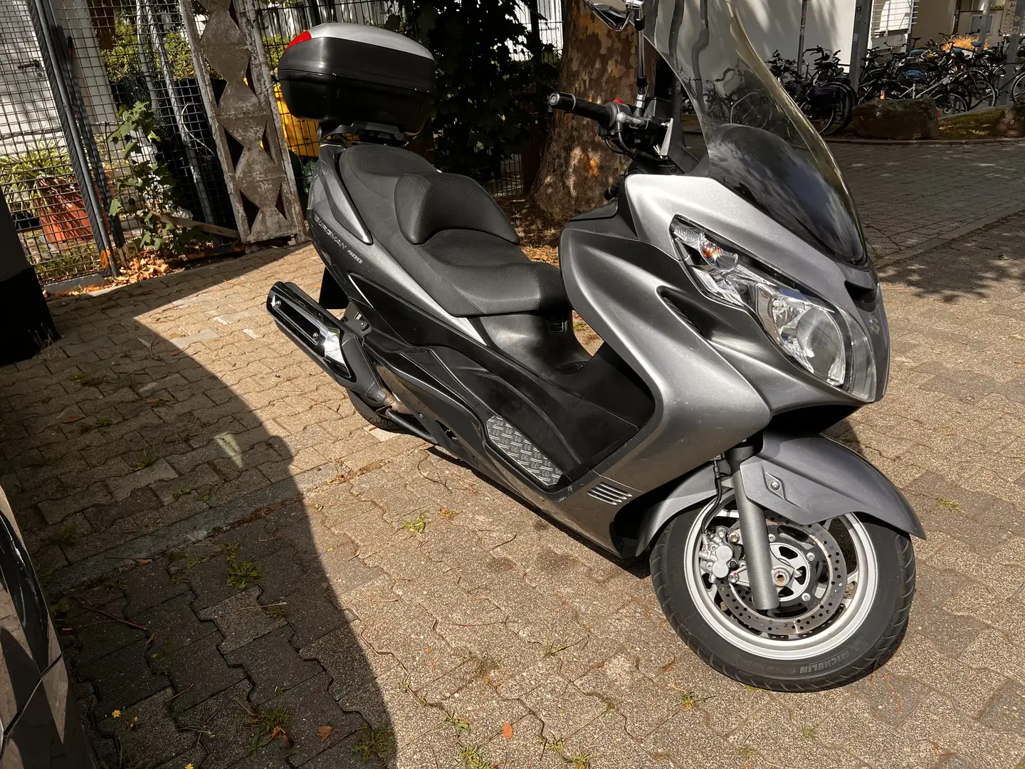 Suzuki Burgman 400 - 1