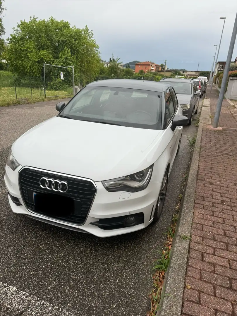 Audi A1 Sportback 1.6 tdi sline 90cv neopatentati - 1