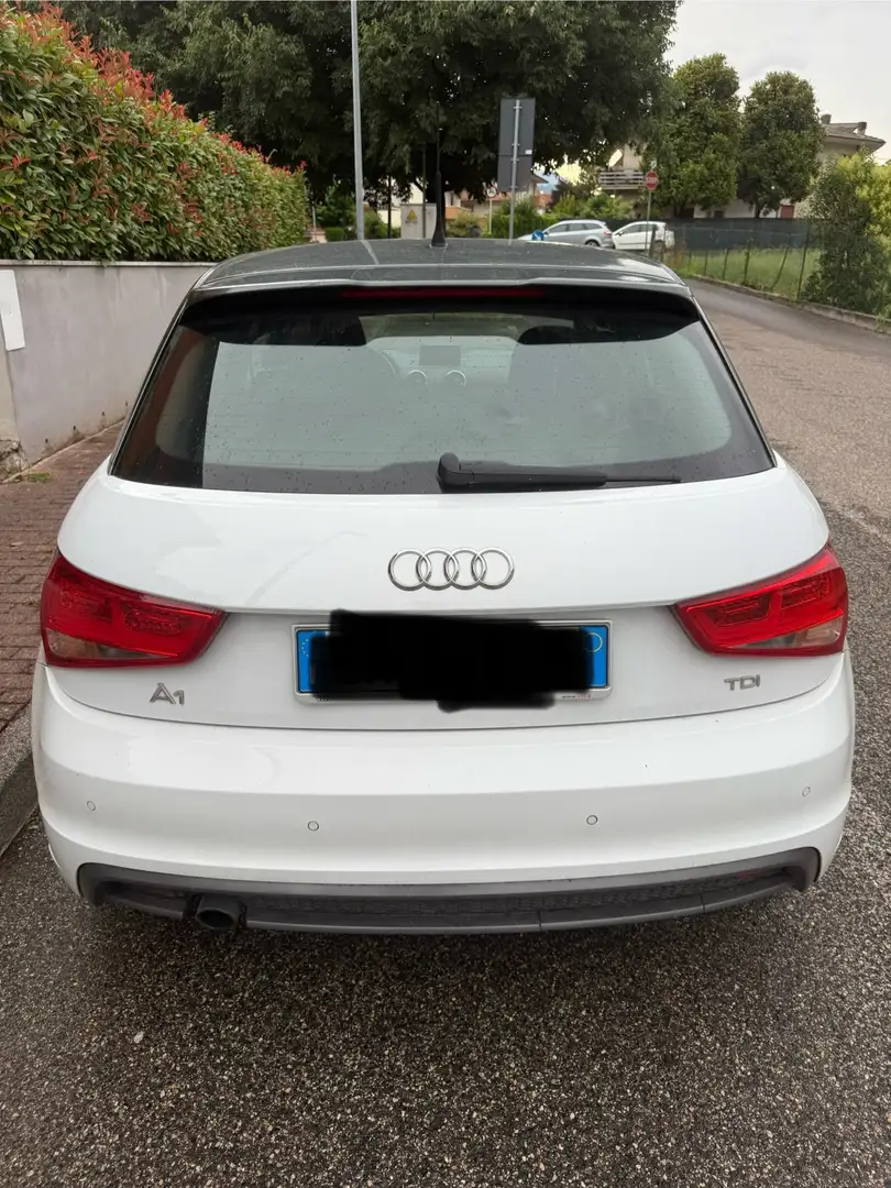 Audi A1 Sportback 1.6 tdi sline 90cv neopatentati - 2