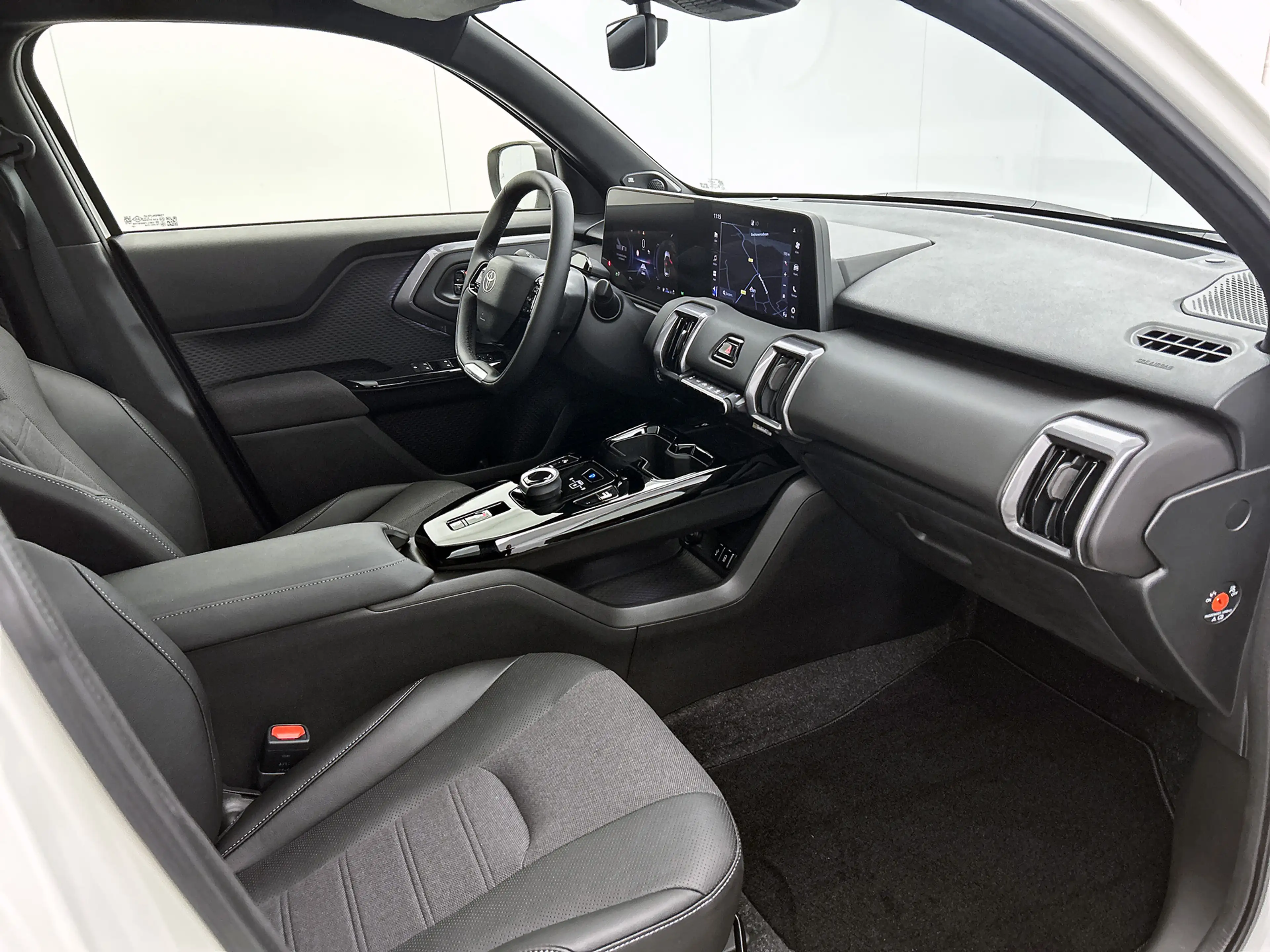 Toyota Urban Cruiser Executive 61 kWh | Stoelverwarming | Half lederen — photo 8