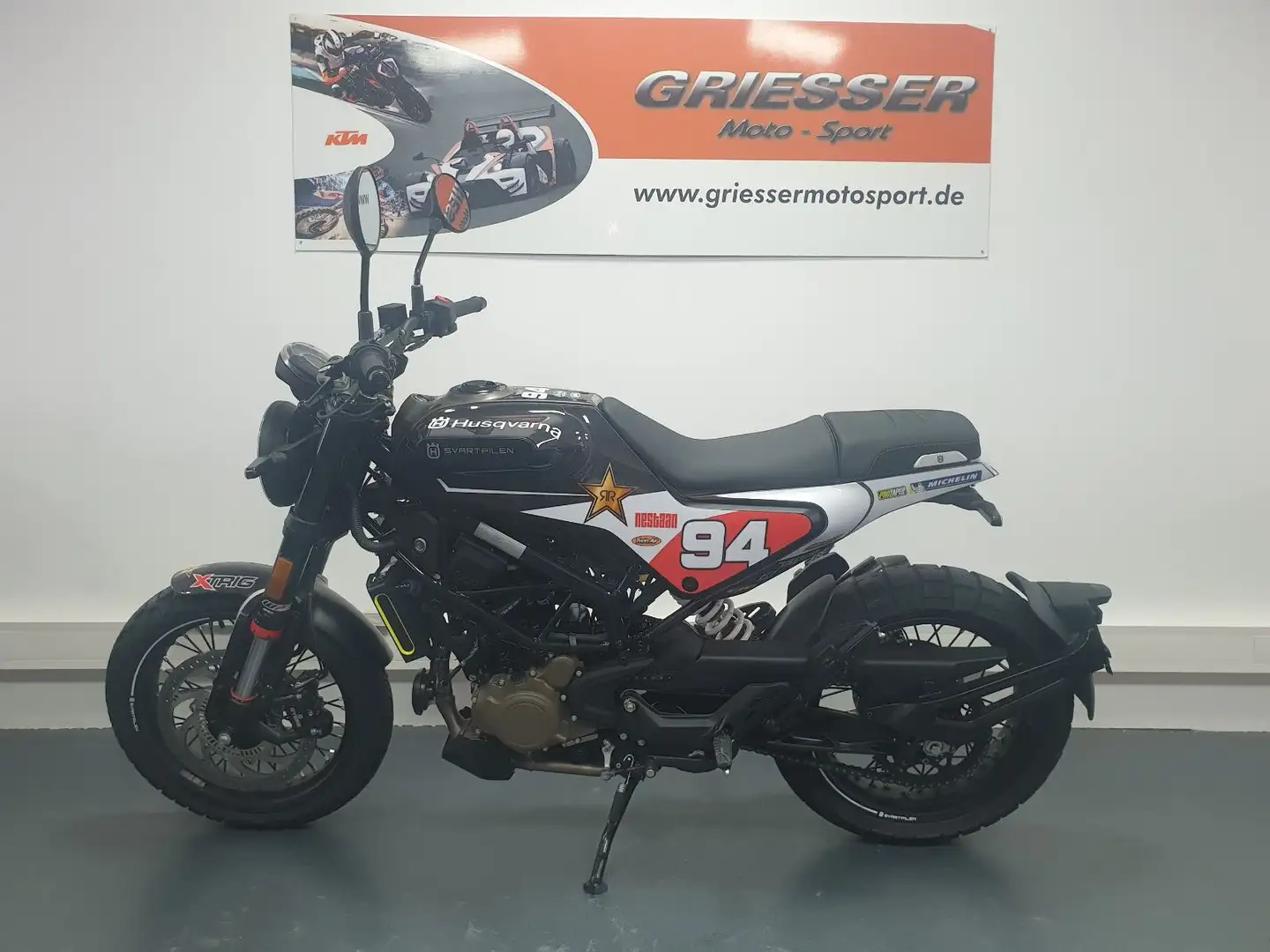 Husqvarna 125 Svartpilen keine Duke Griesser Edition - 2
