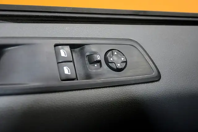 Opel Vivaro view 17