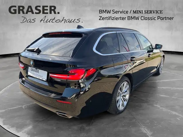 BMW 5 Series view 6