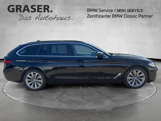 BMW 5 Series view 7
