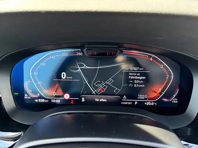 BMW 5 Series view 11