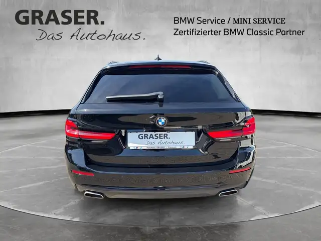 BMW 5 Series view 5