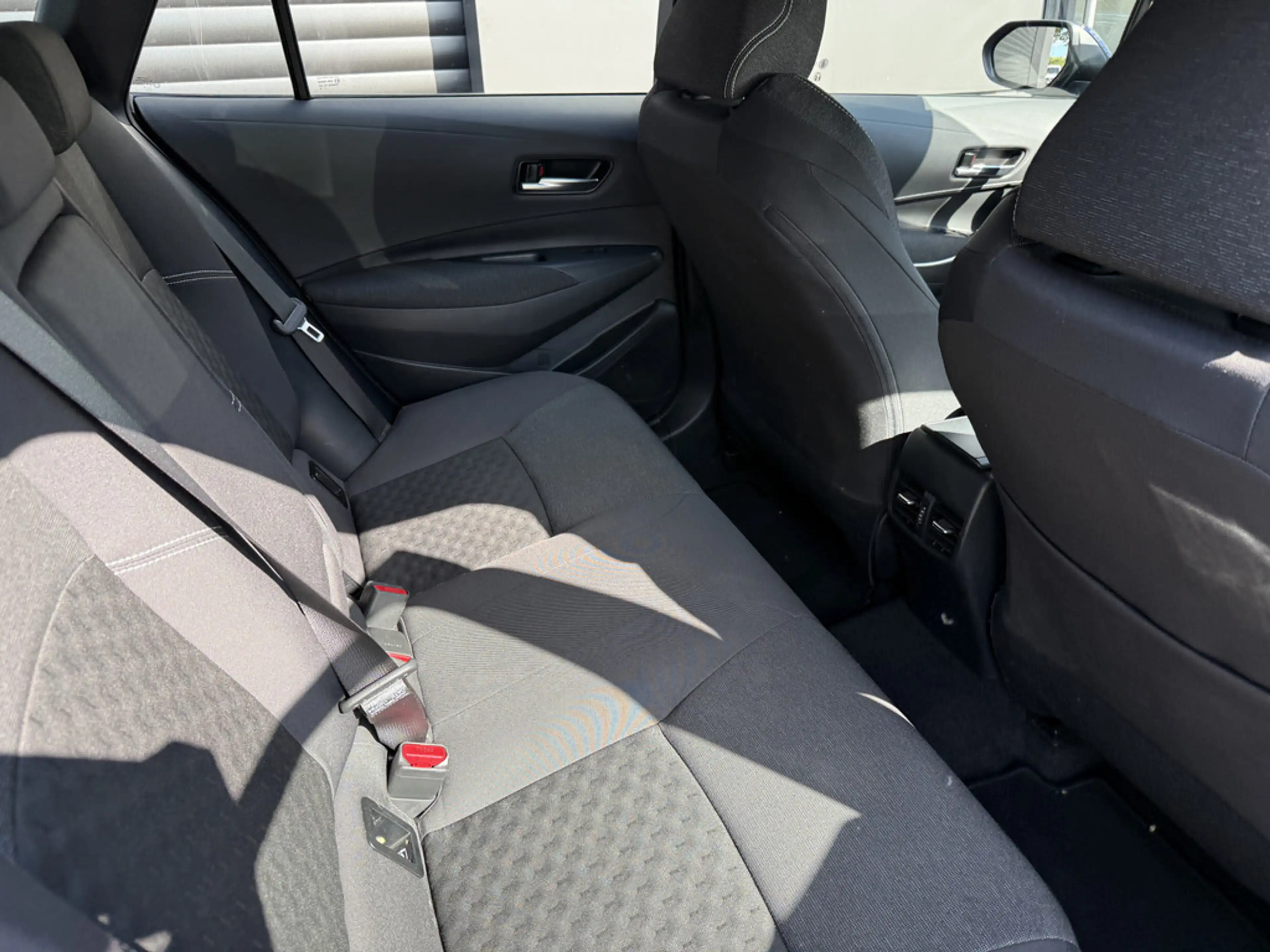 Toyota Corolla Touring Sports 2.0 Hybrid Business Edition — photo 17