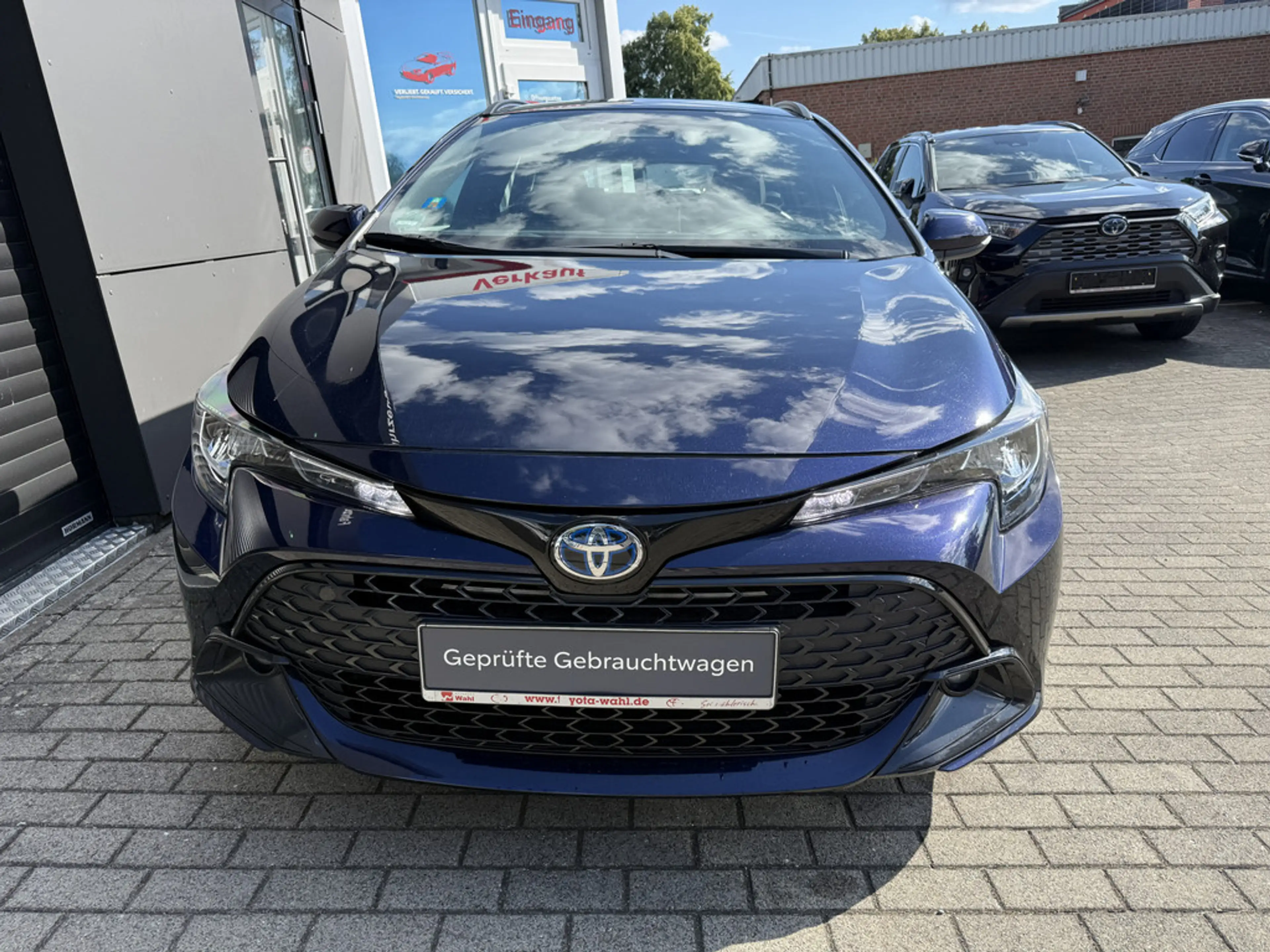 Toyota Corolla Touring Sports 2.0 Hybrid Business Edition — photo 2