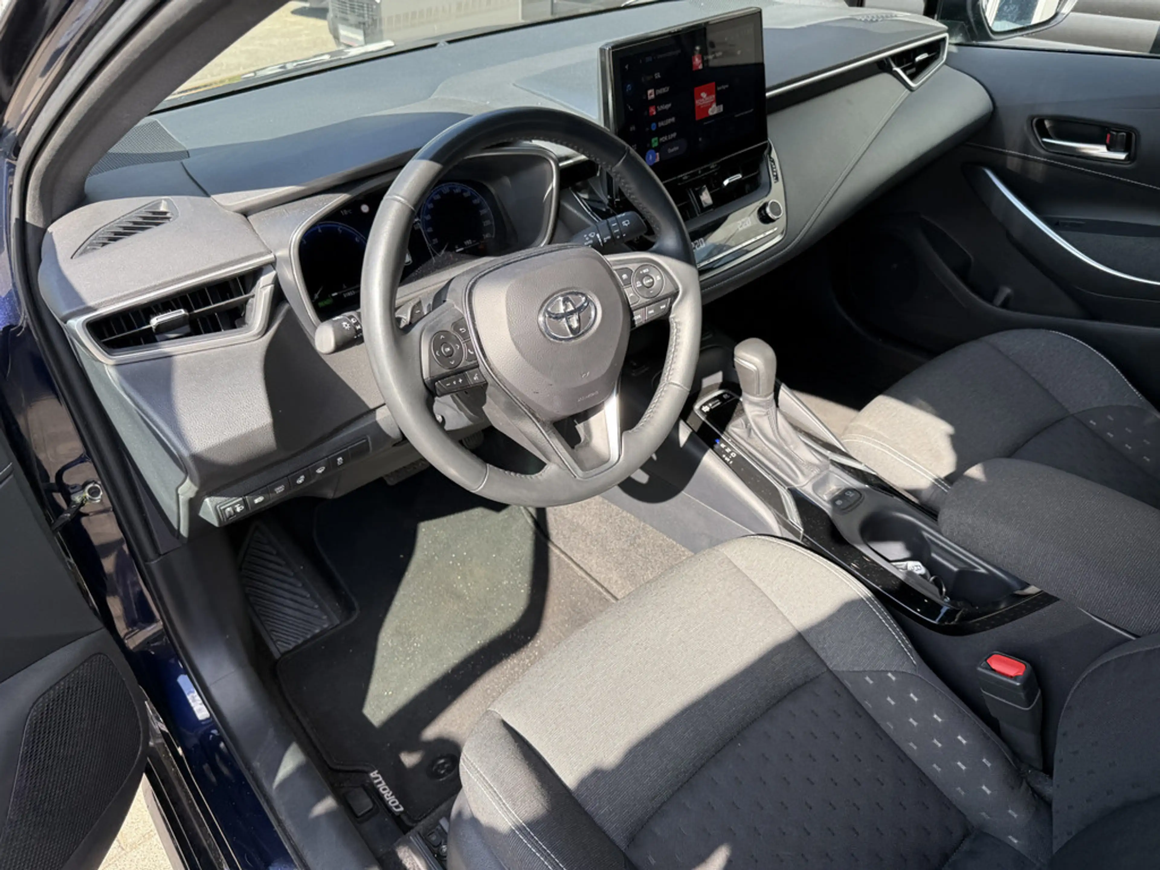 Toyota Corolla Touring Sports 2.0 Hybrid Business Edition — photo 7