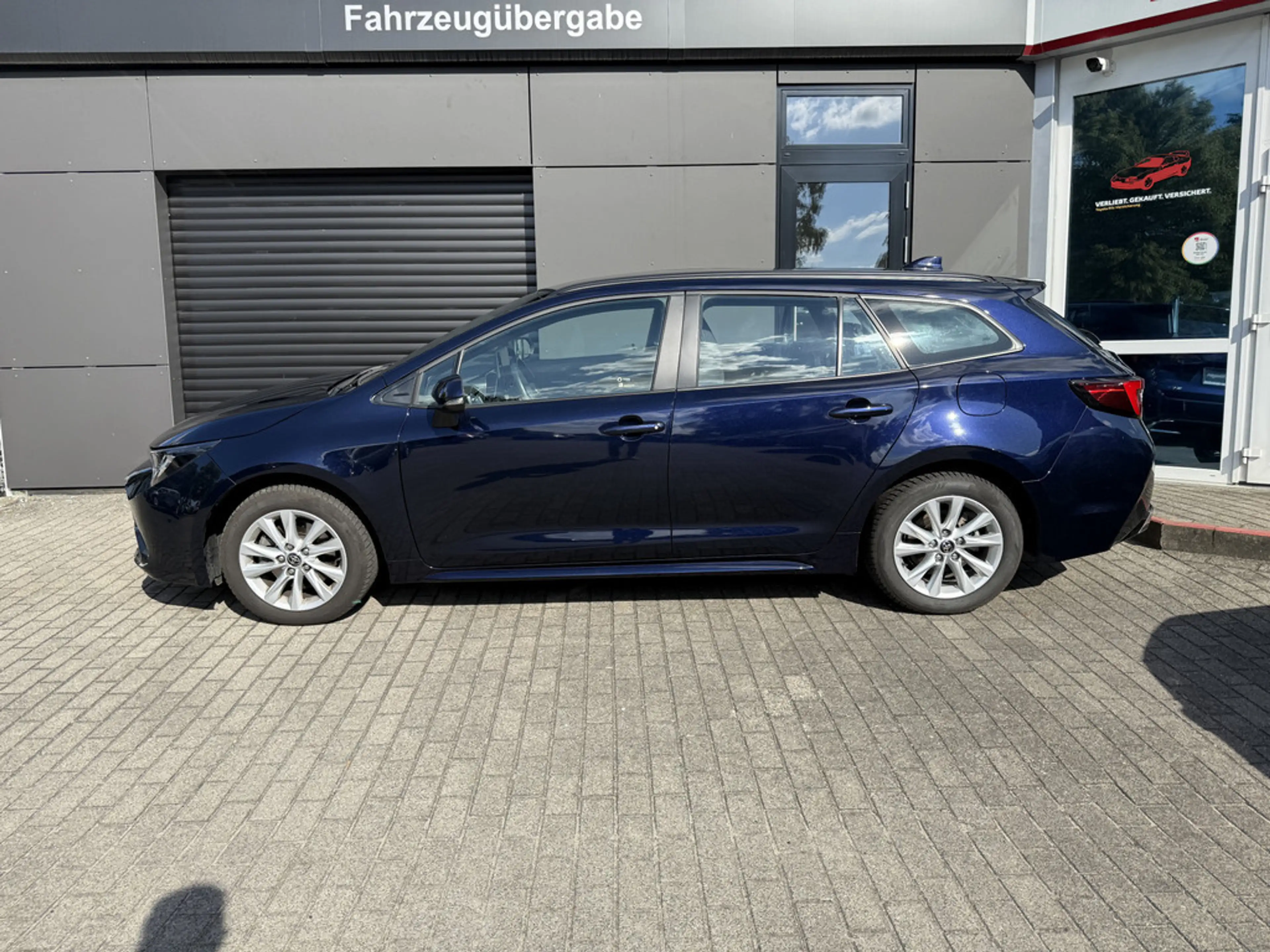 Toyota Corolla Touring Sports 2.0 Hybrid Business Edition — photo 3