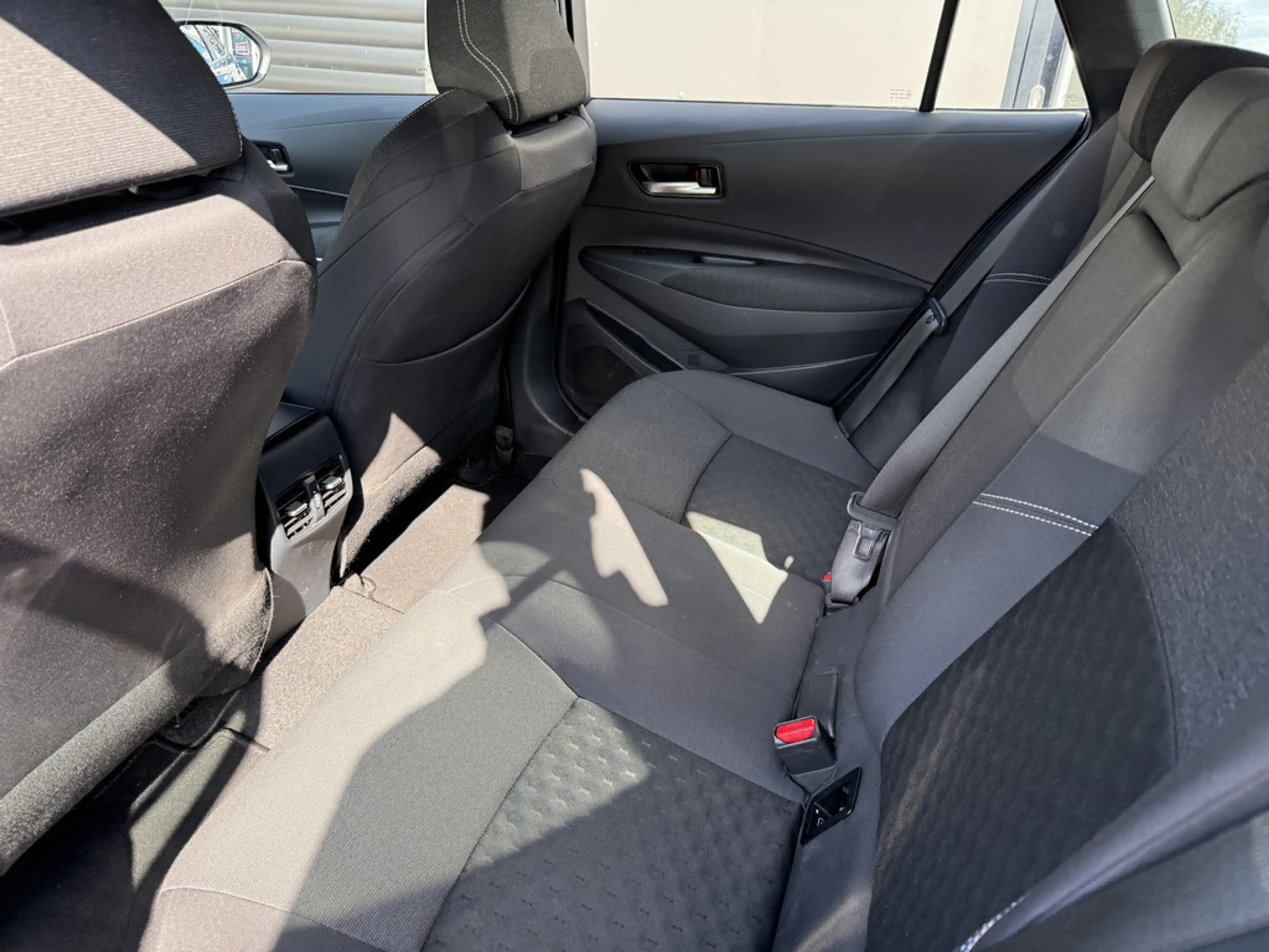 Toyota Corolla Touring Sports 2.0 Hybrid Business Edition — photo 4