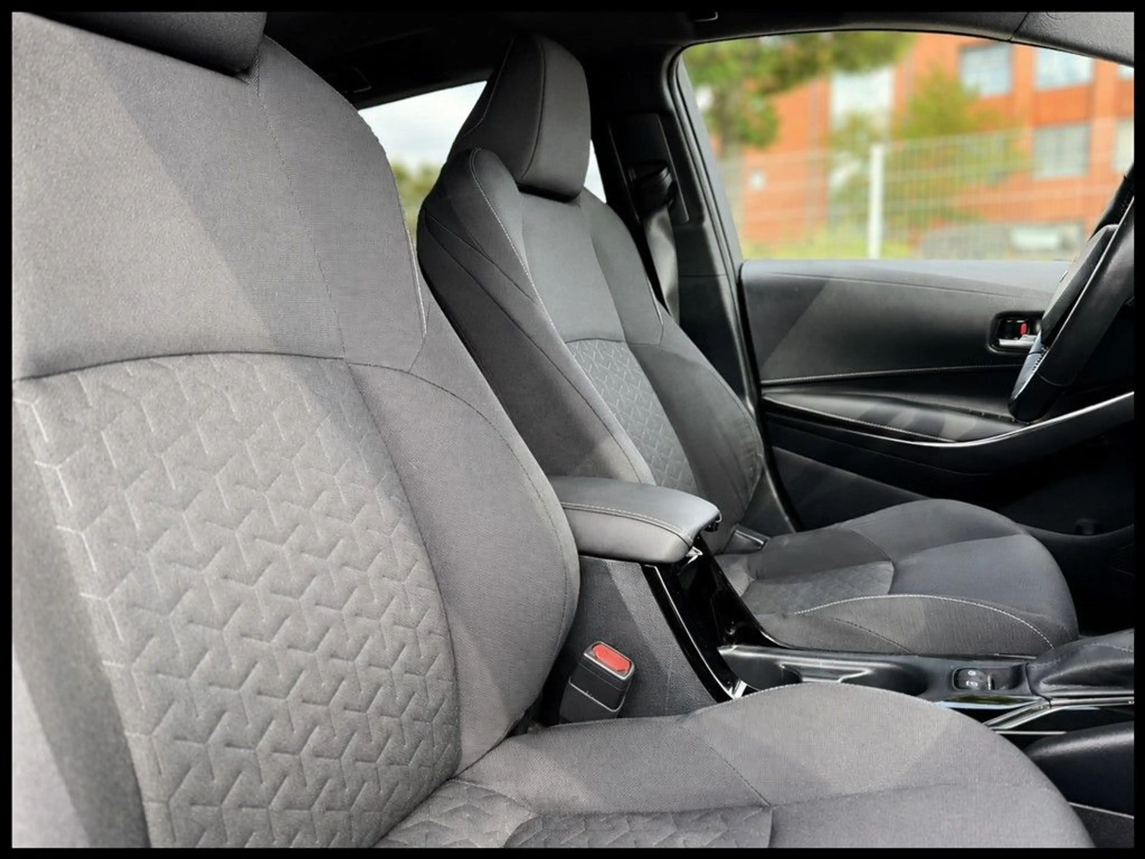 Suzuki Swace SWACE 1.8 HYBRID CVT COMFORT+ — photo 17