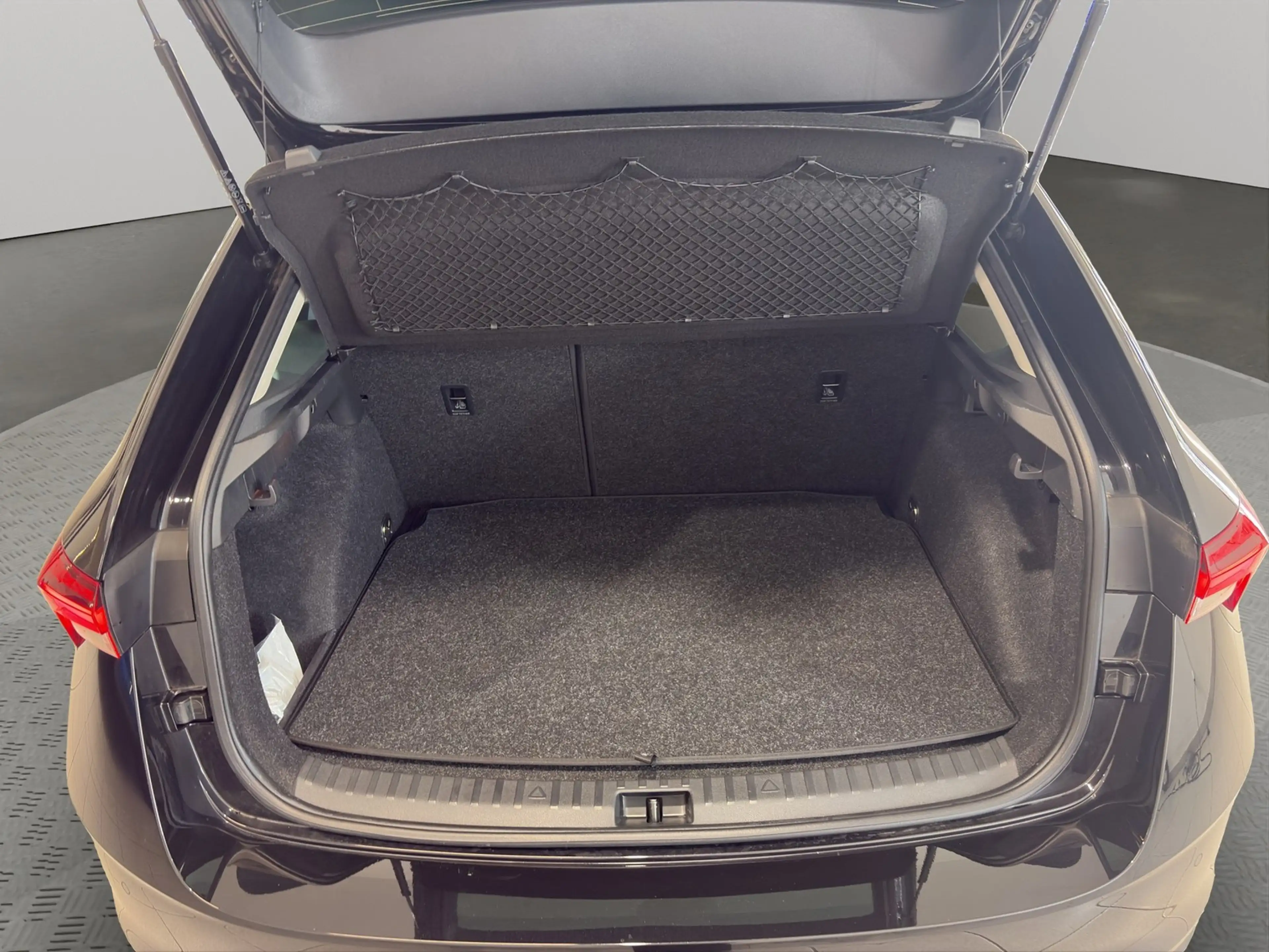 Skoda Scala Tour 1,0 TSI 85 kW 7-Gang PDC LMF SHZ LED — photo 18