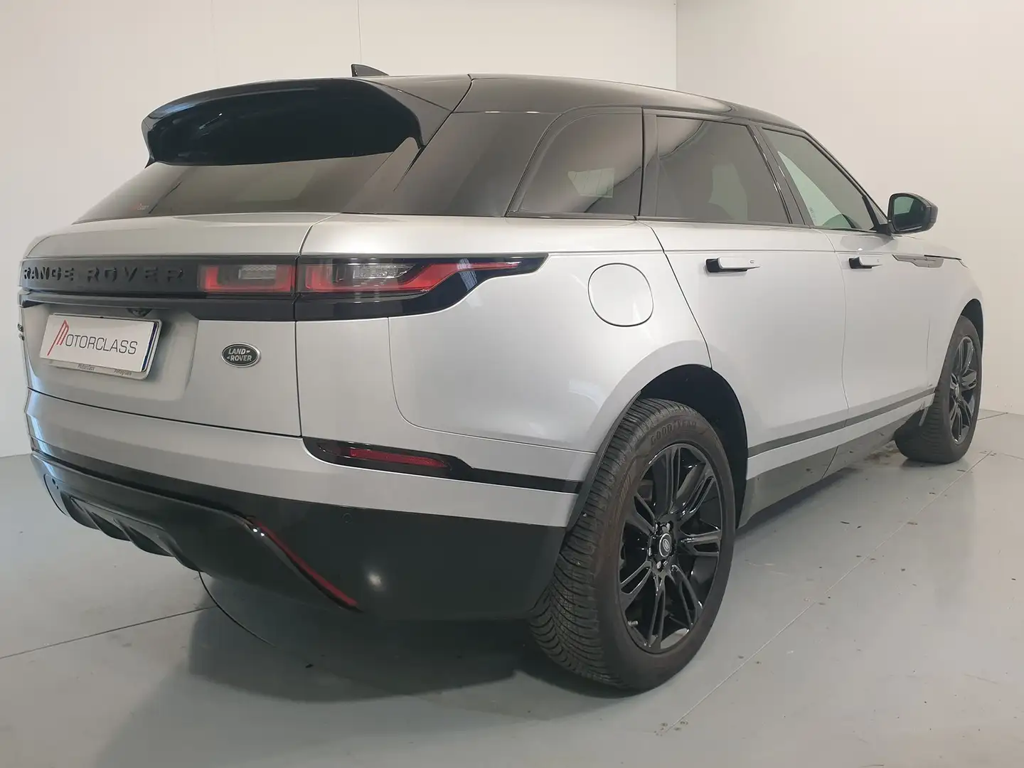 Land Rover Range Rover Velar 2.0d i4 r-dynamic se 180cv auto my20 Ezüst - 2