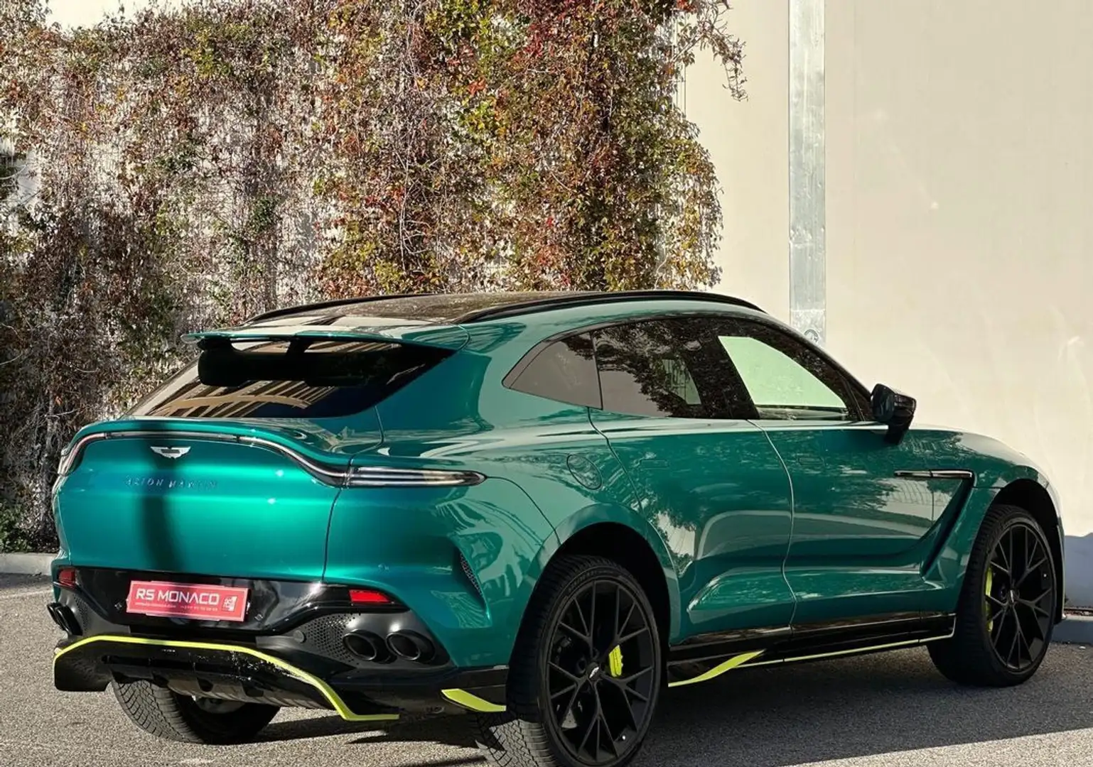 Aston Martin DBX 4.0 biturbo v8 707 Grün - 2