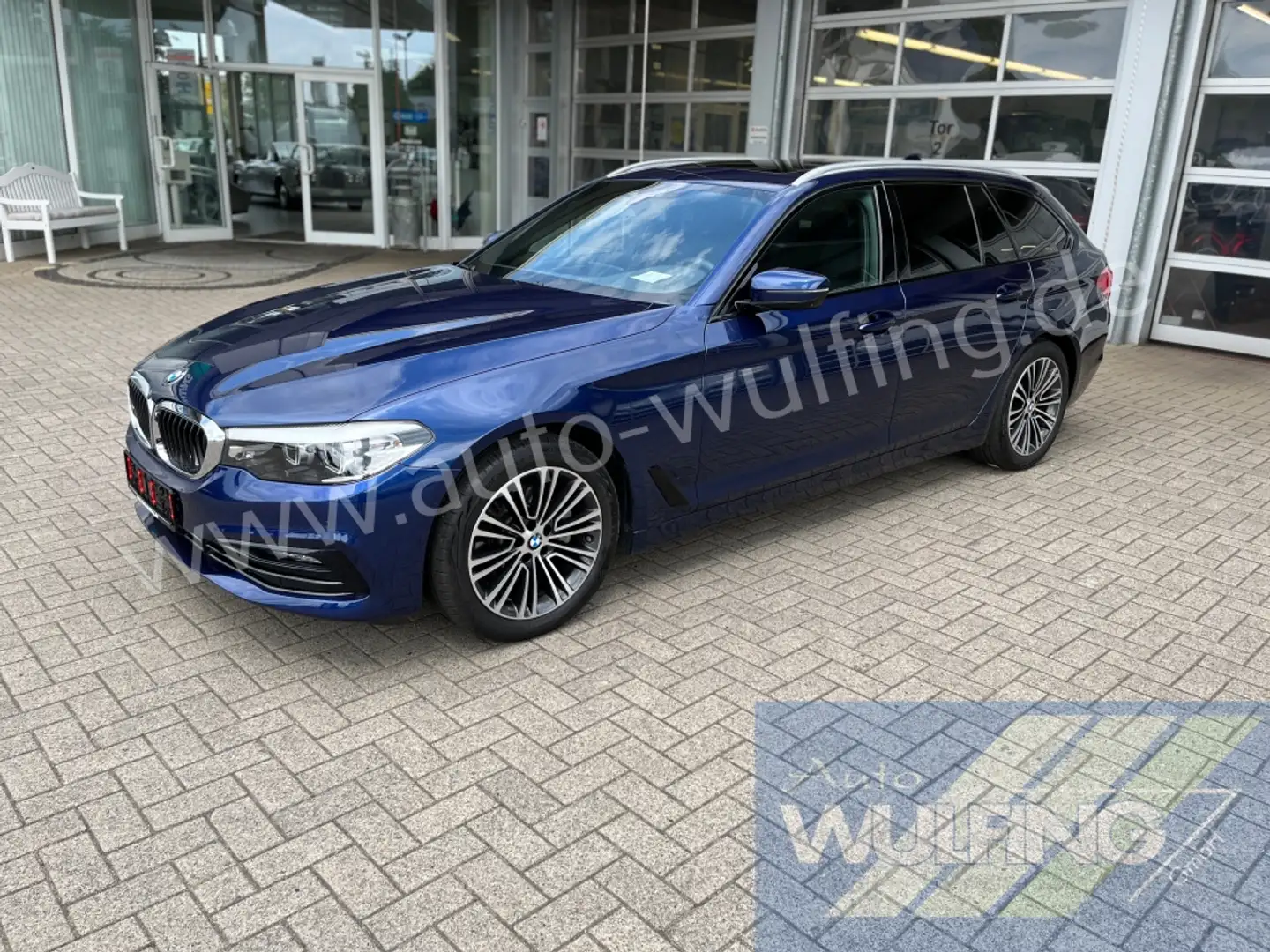 BMW 520 d Touring Mild-Hybrid Sport-Line Autom. Pano Blau - 1