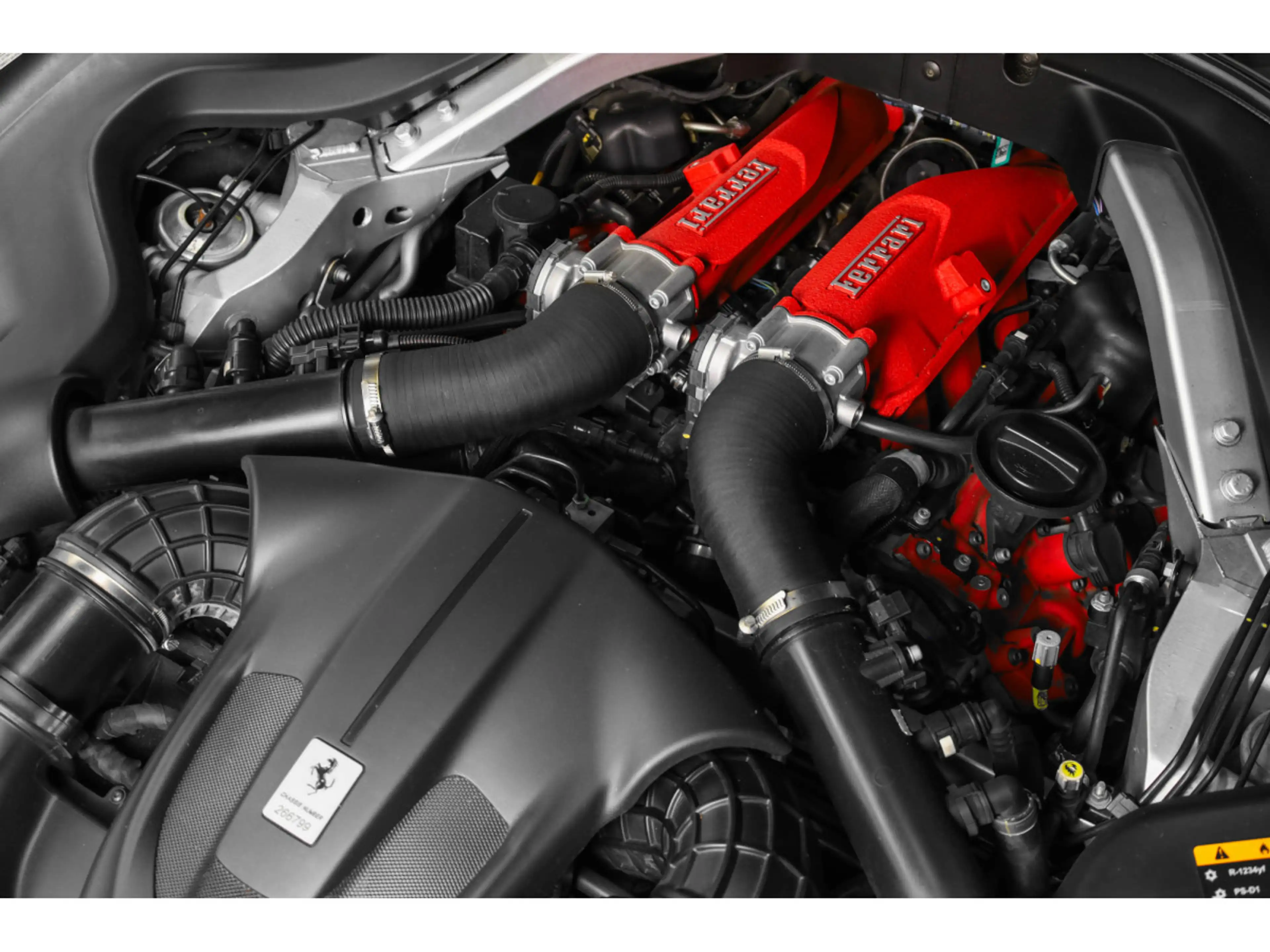 Ferrari Roma V8 - ARGENTO NURBURGRING — photo 10