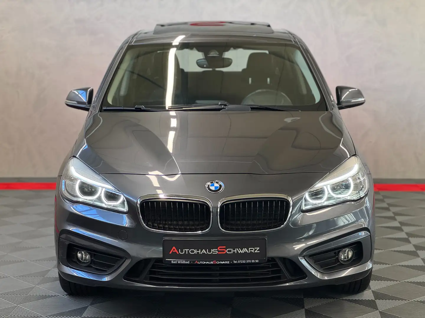 BMW 220 220d xDrive ActiveTourer Aut. Pano Led AHK Euro6 Grau - 2