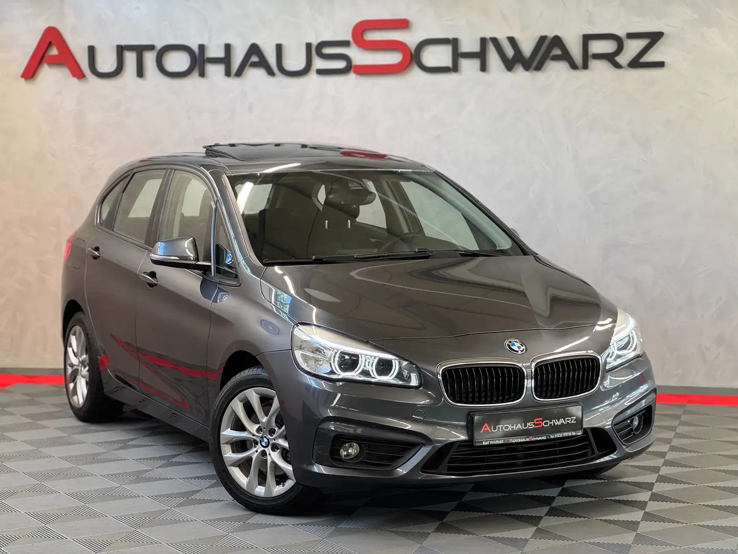 BMW 220 220d xDrive ActiveTourer Aut. Pano Led AHK Euro6 Grau - 1