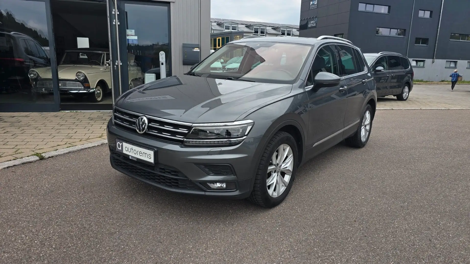 Volkswagen Tiguan Join*PANO*AHK*ASSIST*ACC*HEAD-UP* Grau - 1
