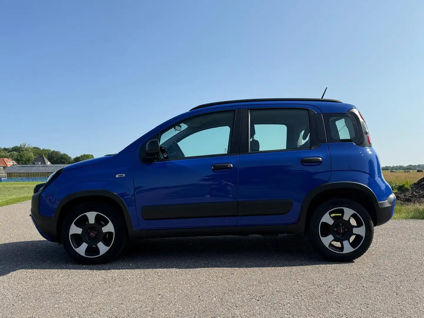 Fiat Panda 1.0 Hybrid City Cross * 1e Eigenaar * Airco * USB Blauw - 2