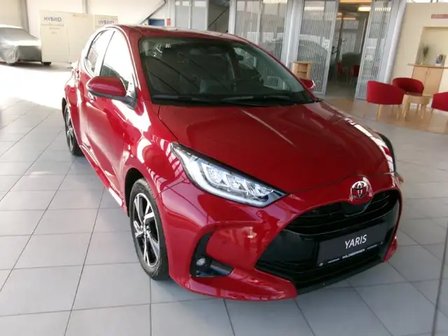 Toyota Yaris 1,5 HSD Active Drive COMFORT SAFETY !!! PREISHIT