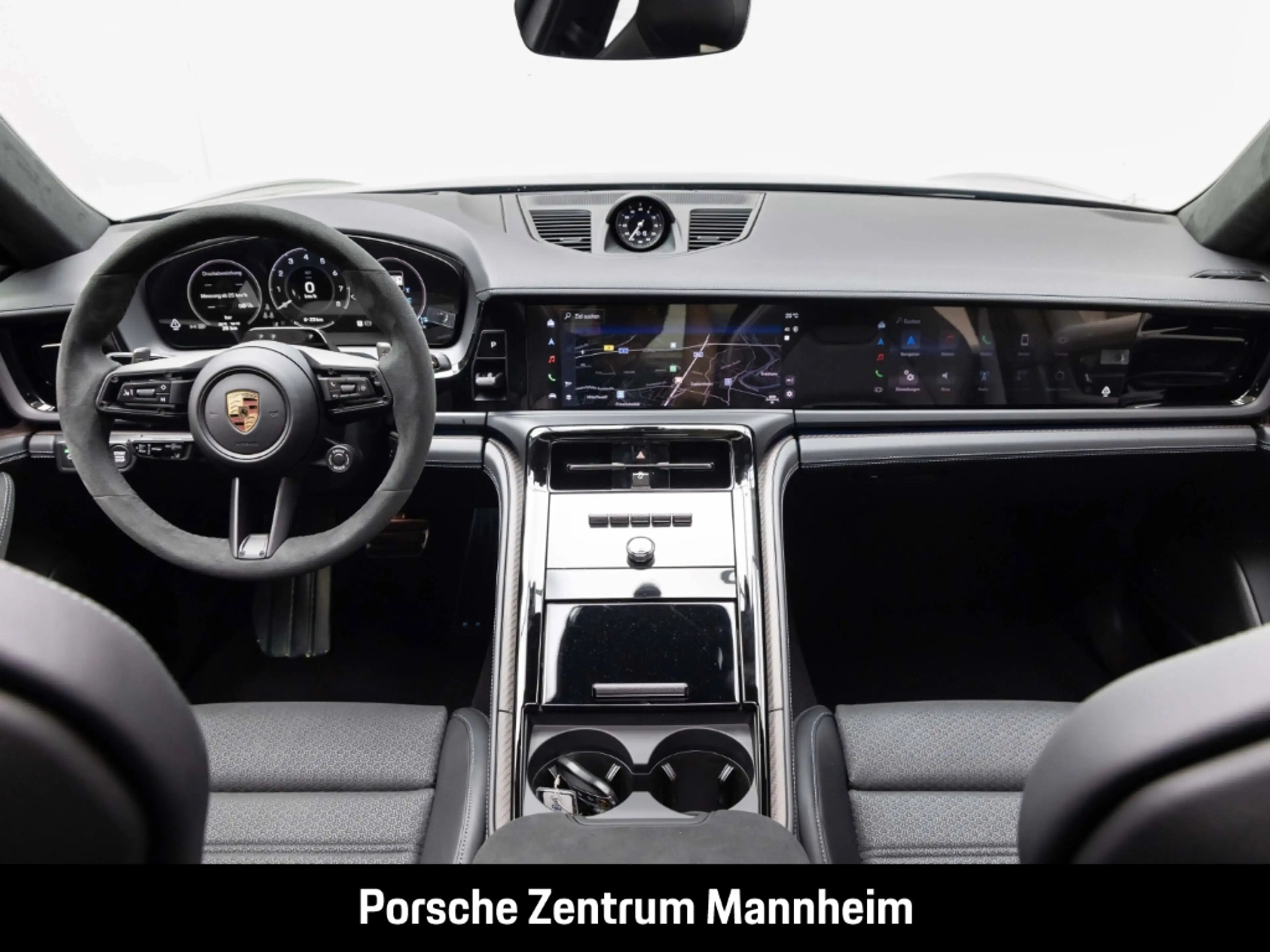 Porsche Panamera GTS — photo 15