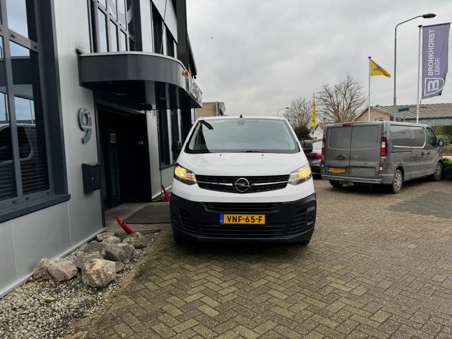 Opel Vivaro 2.0 CDTI L3 EXTRA LANG 122PK Airco, Schuifdeur, Cr Bianco - 2